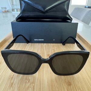 Gentle Monster - Burty 01 Sunglasses - Black - Like New Condition